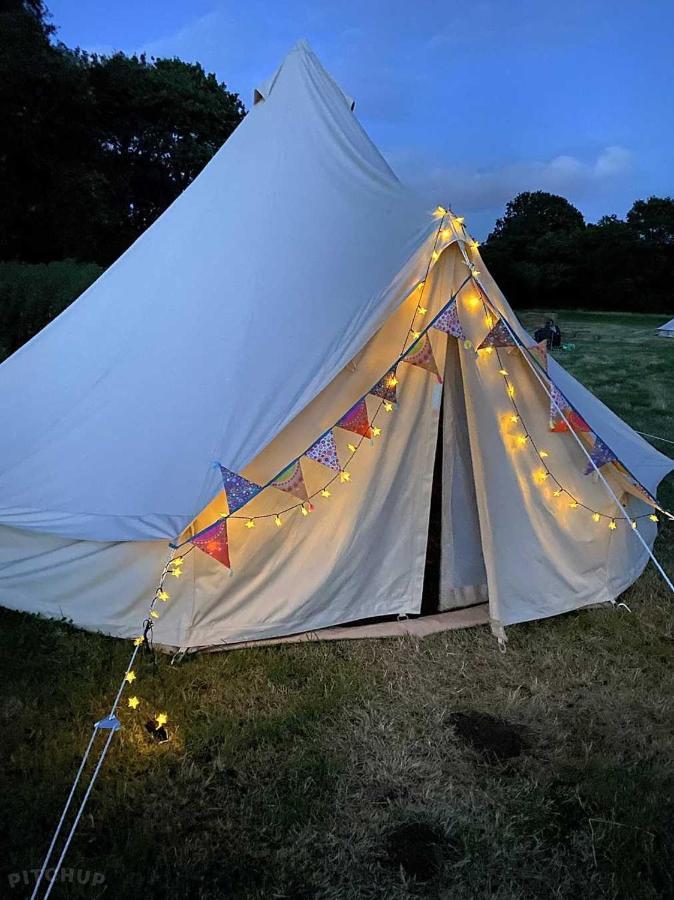 Dorset Glamping Fields Hotel Corfe Mullen Bagian luar foto