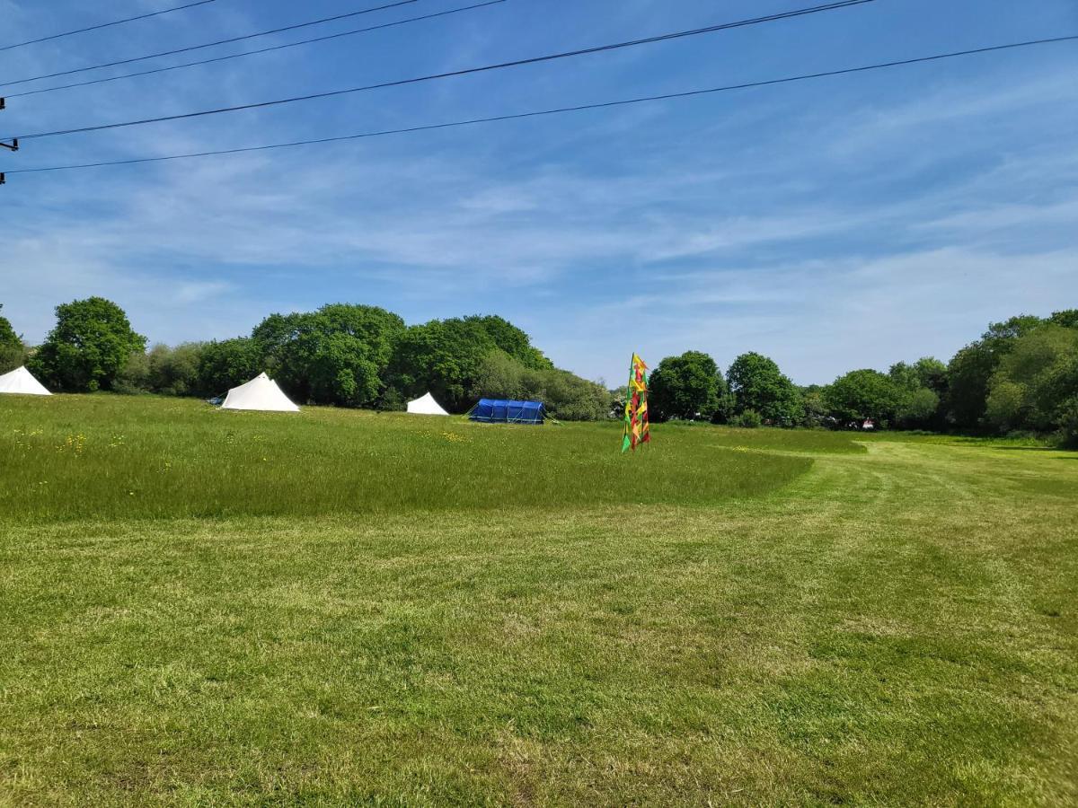 Dorset Glamping Fields Hotel Corfe Mullen Bagian luar foto