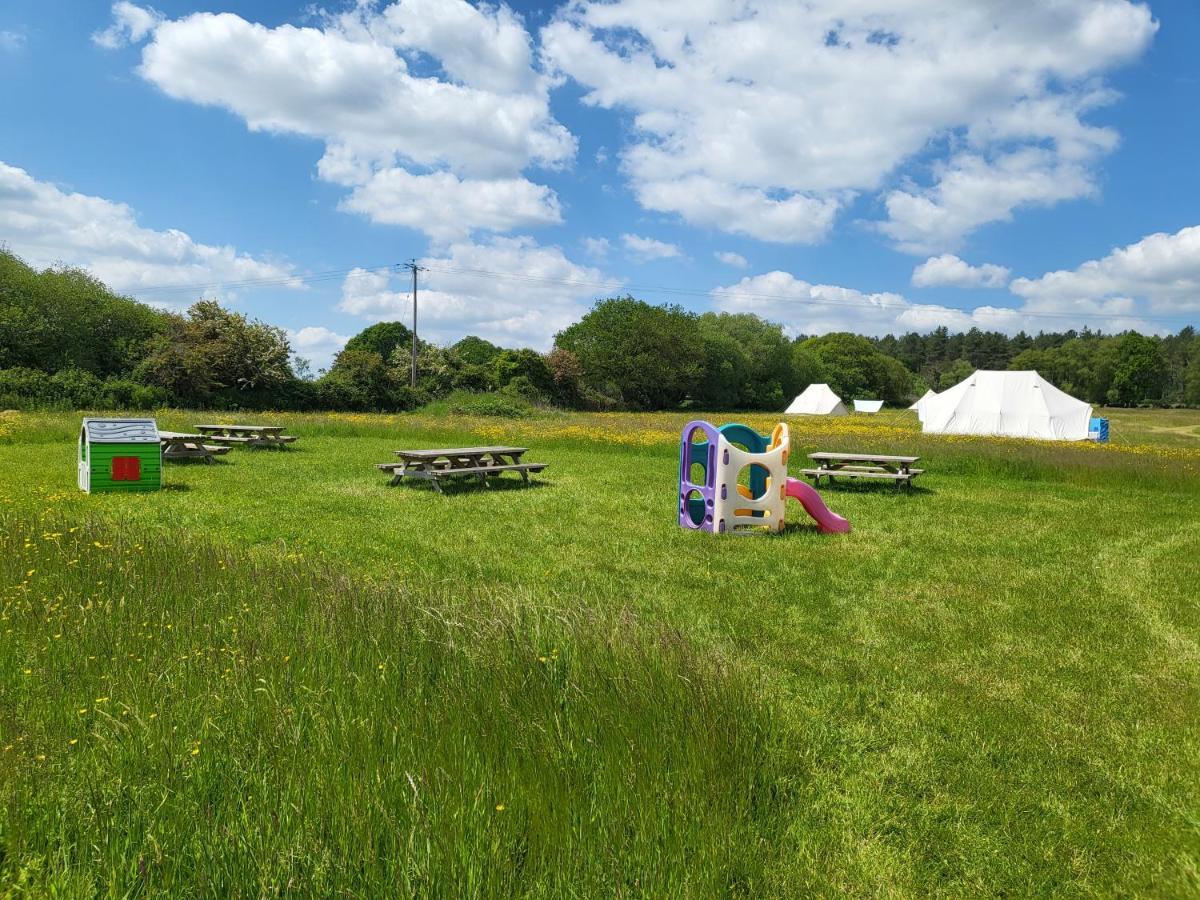 Dorset Glamping Fields Hotel Corfe Mullen Bagian luar foto
